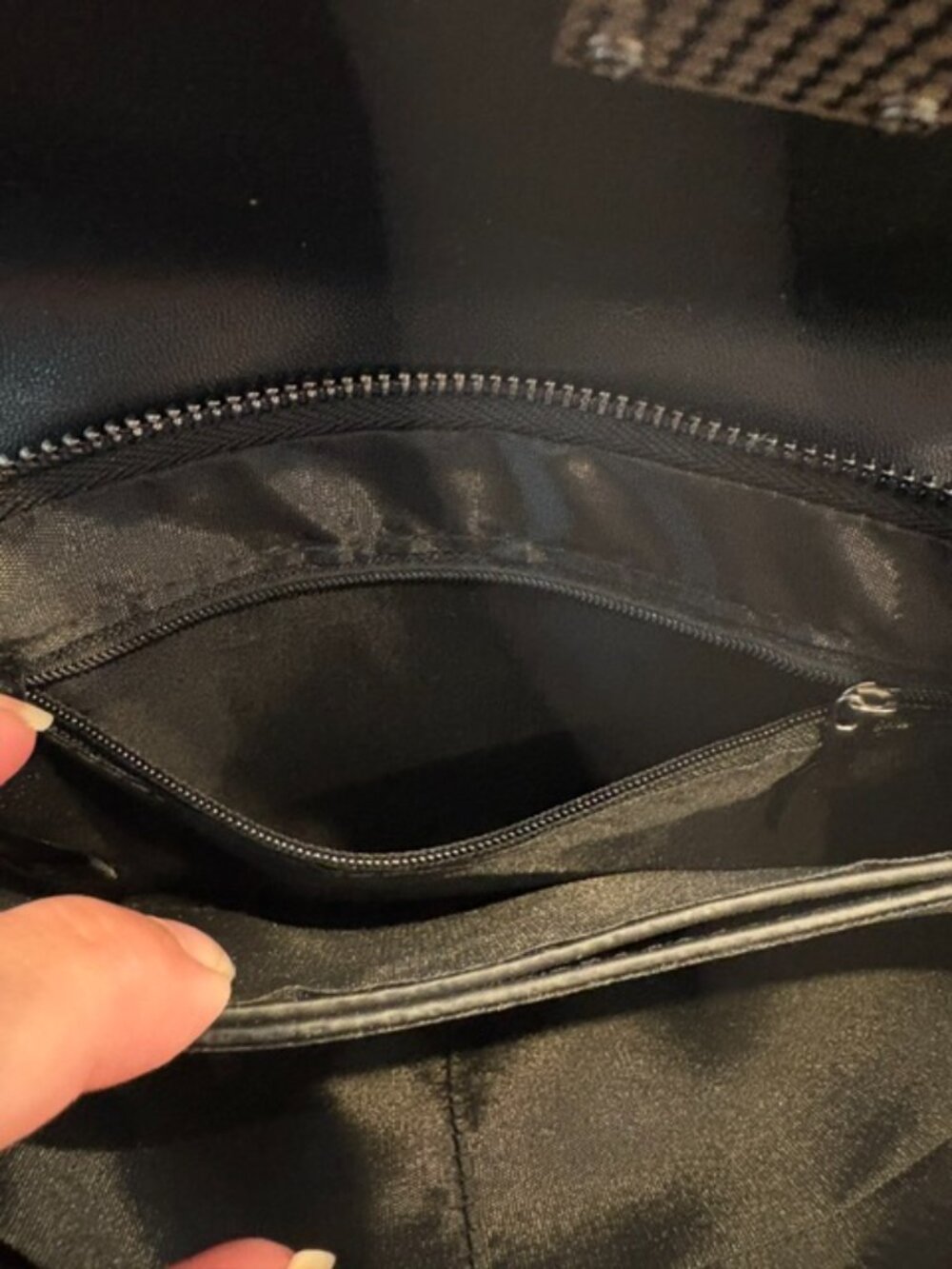 Isabelle Los Angeles crossbody/wristlet NWT - Picture 10 of 10